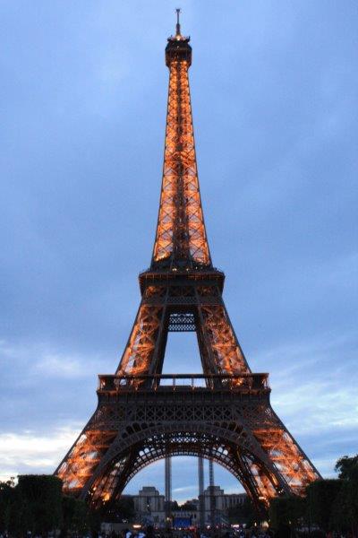 Travel Tips & Resources for Planning Your Trip Eiffel Tower www.compassandfork.com