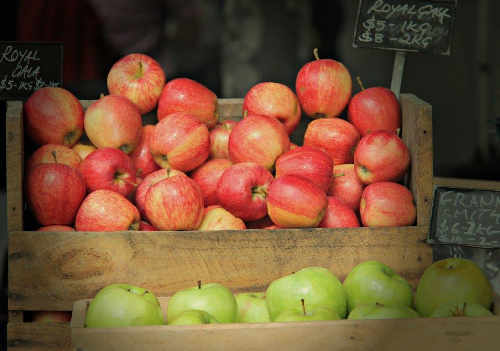 A Guide to the Fabulous Melbourne Markets apples www.compassandfork.com