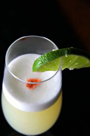 How to Make the Most of 2-3 Weeks in Peru Pisco Sour www.compassandfork.com