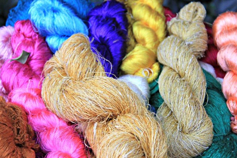 Cravate 100% Soie Jim Thompson Bleu - Occasion Très Bon État - Longueur 7,8cm