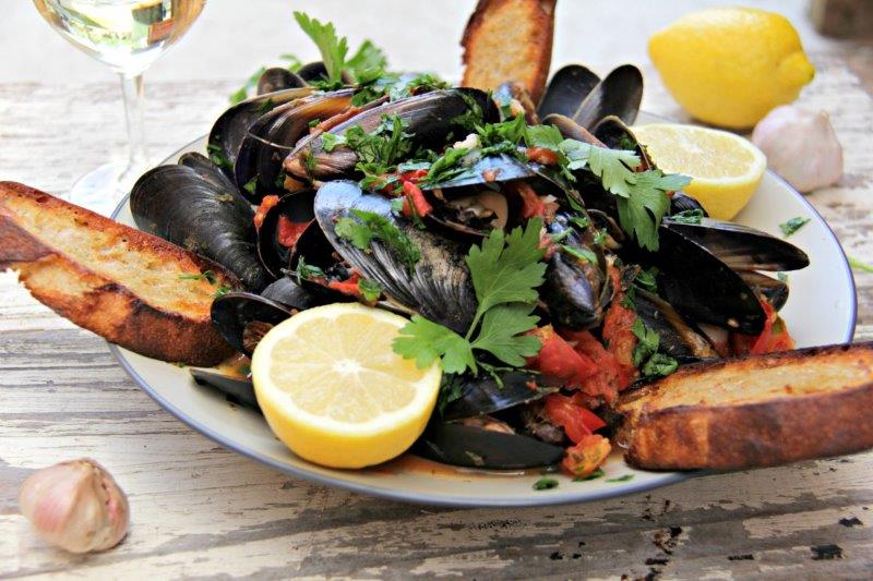 10 of the Most Popular Seafood Recipes from Around the World www.compassandfork.com