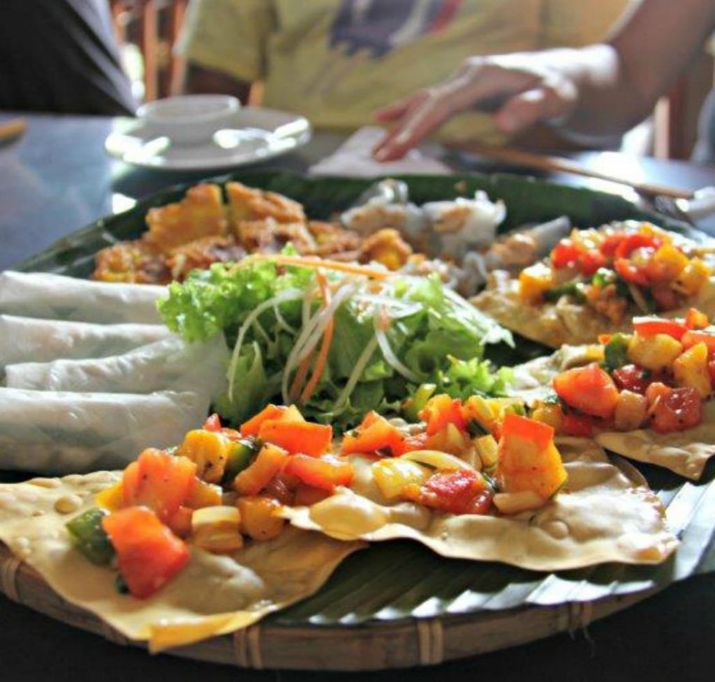 It's Foodie Night in! The Guide How to Start a Supper Club | Compass & Fork