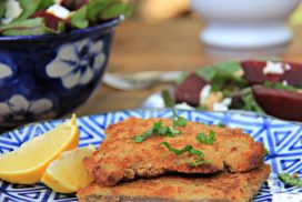 How to make Uruguay's golden veal milanesa - ready to eat www.compassandfork.com