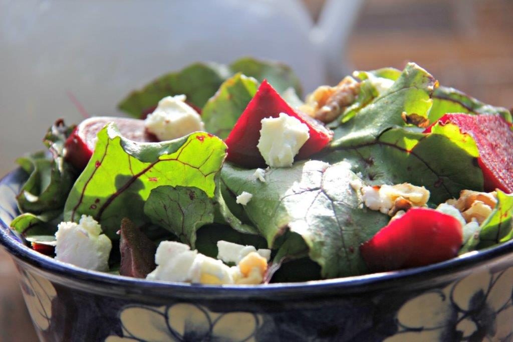 How to make the best beet goat cheese and walnut salad - serving www.compassandfork.com