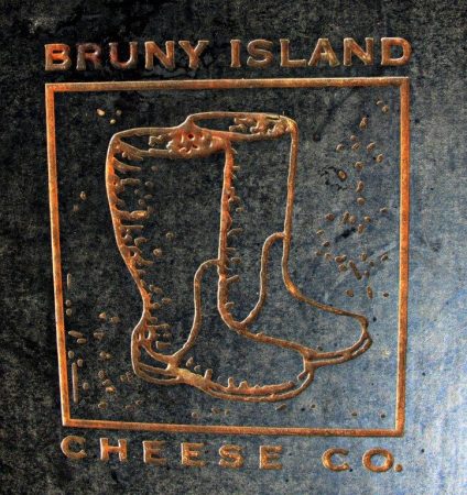 A Guide to the Fantastic Food on Bruny Island Tasmania www.compassandfork.com