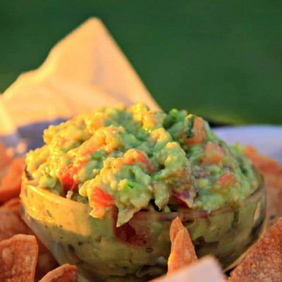 How to Make Simple and Healthy Guacamole www.compassandfork.com