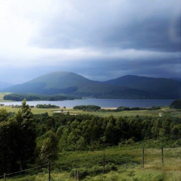 How to Visit the Scottish Highlands and Loch Ness from Edinburgh in a Day 2 www.www.compassandfork.com